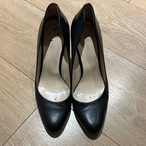NINE WEST Black Pumps